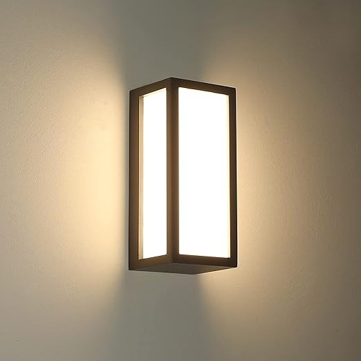 HLFVITE Outdoor Light Model HLRJ5104W Warm White Ideal For Garden Use