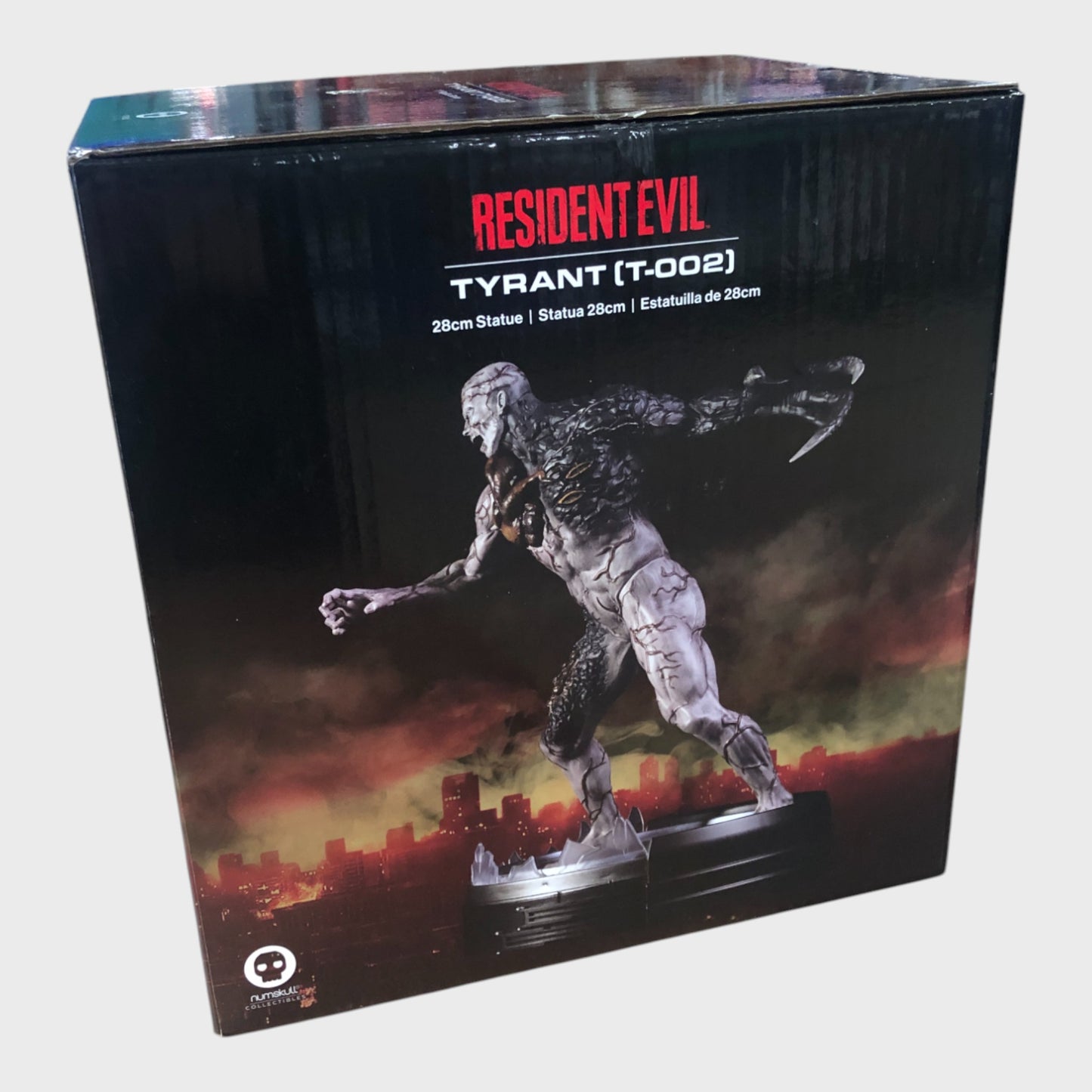 Resident Evil Tyrant T-002 Limited Edition Statue - 28cm