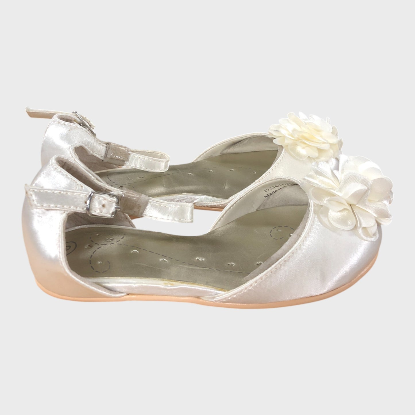 Girl's White Flower Sandals Elegant Satin Ankle Buckle Shoes
