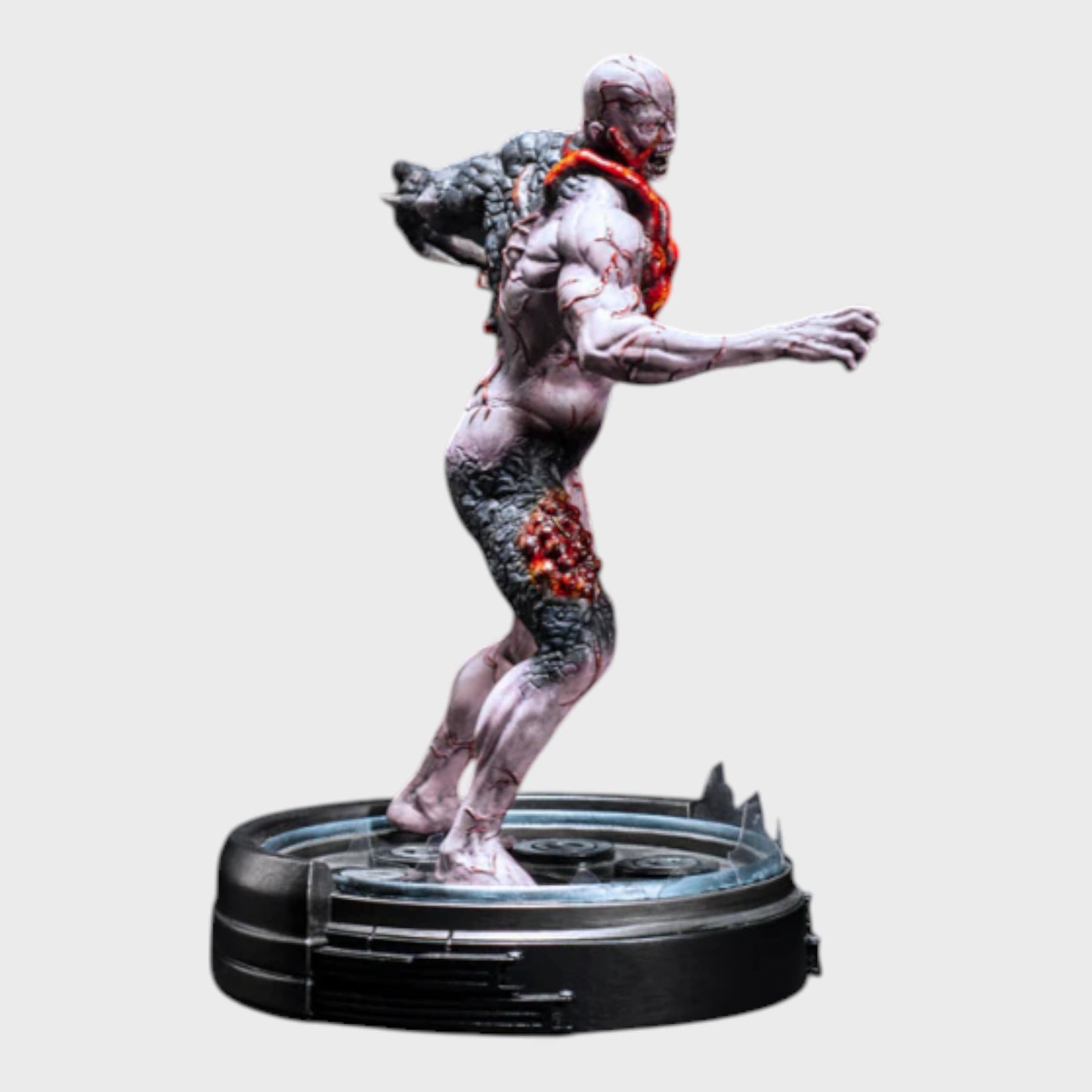 Resident Evil Tyrant T-002 Limited Edition Statue - 28cm