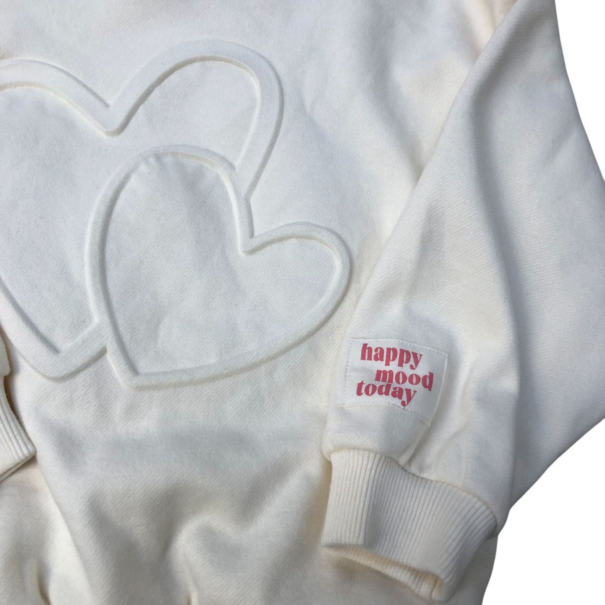 Kids White Heart Sweatshirt Size 6-7 Years