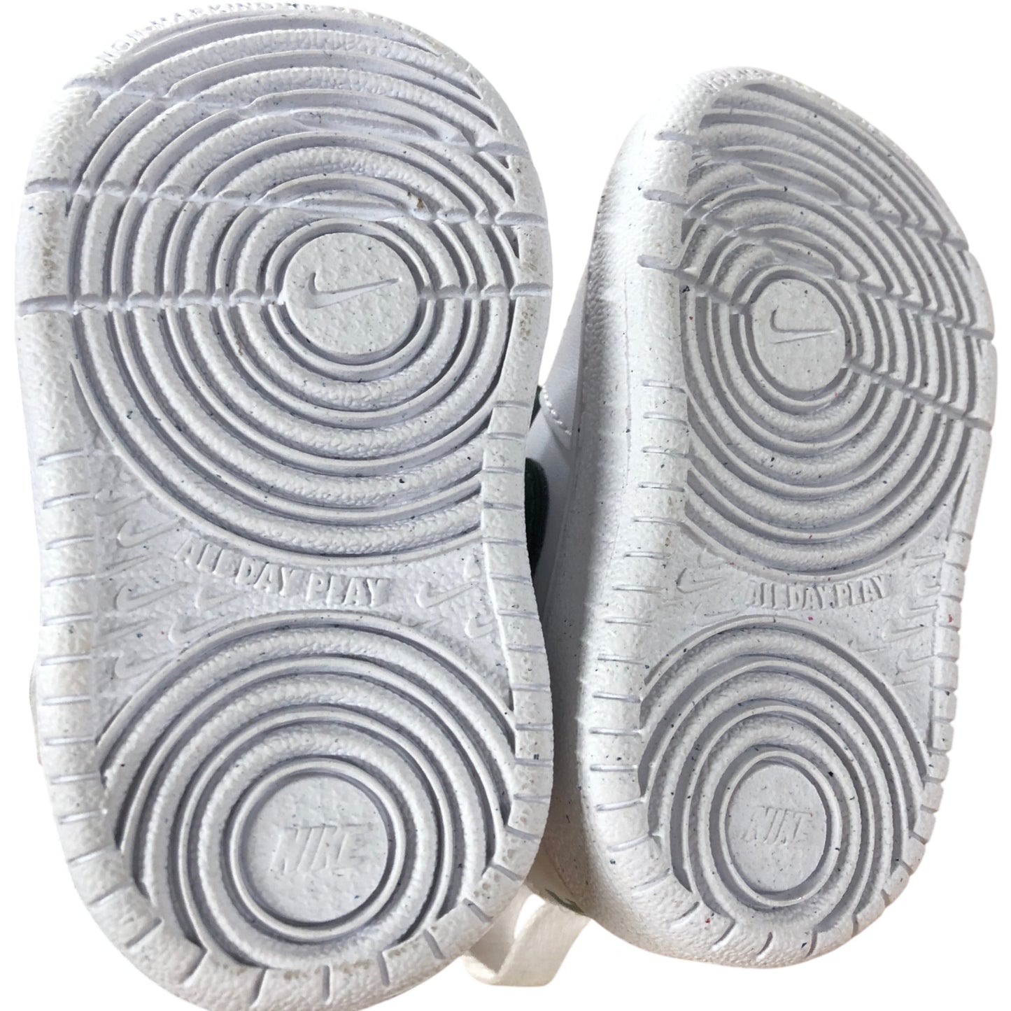 Nike White Green All Day Play Trainers UK1.5 Kids Sneakers