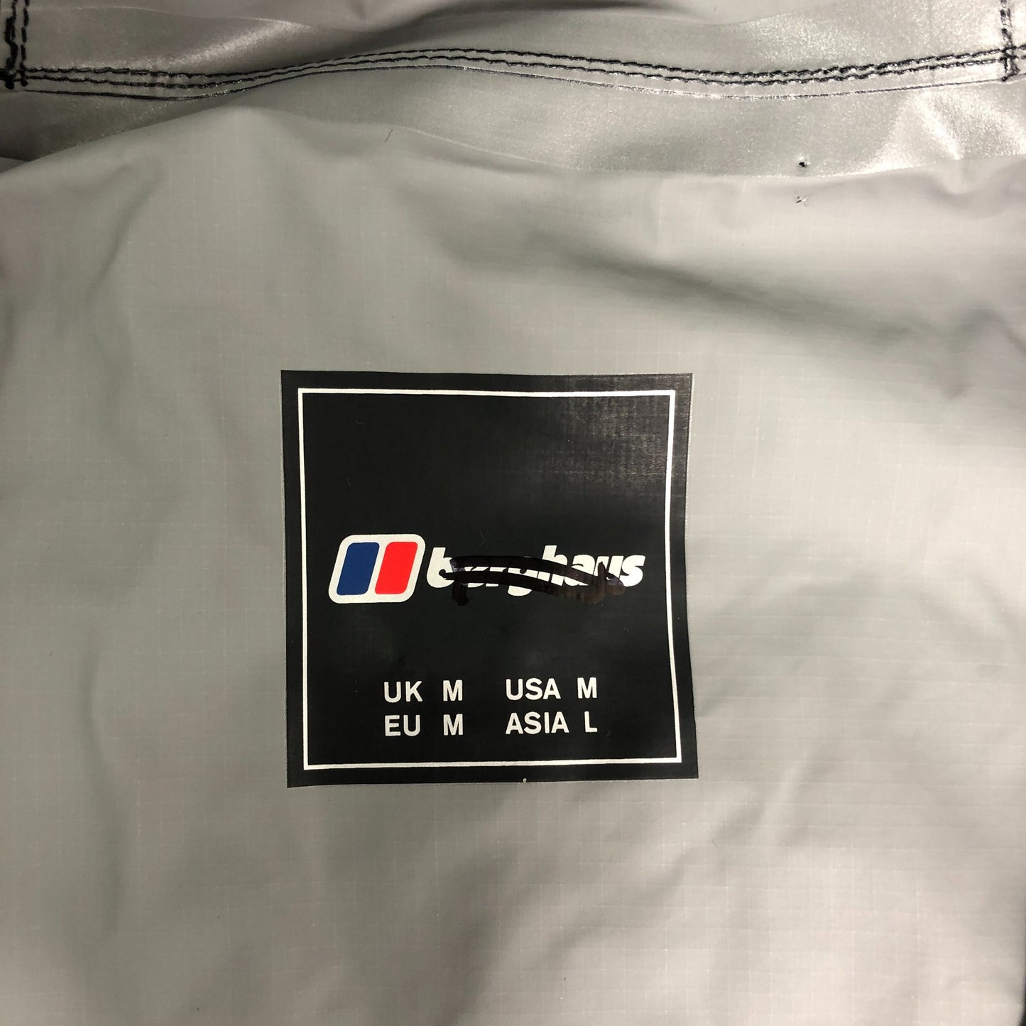 Berghaus Waterproof Jacket Men's Size M Black Lightweight Rain Coat