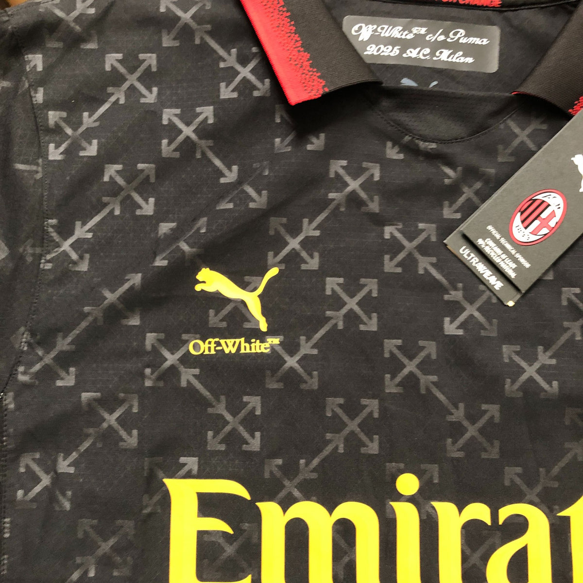 AC Milan 2025 Off White Jersey Men's L Black Green Emirates Fly Better