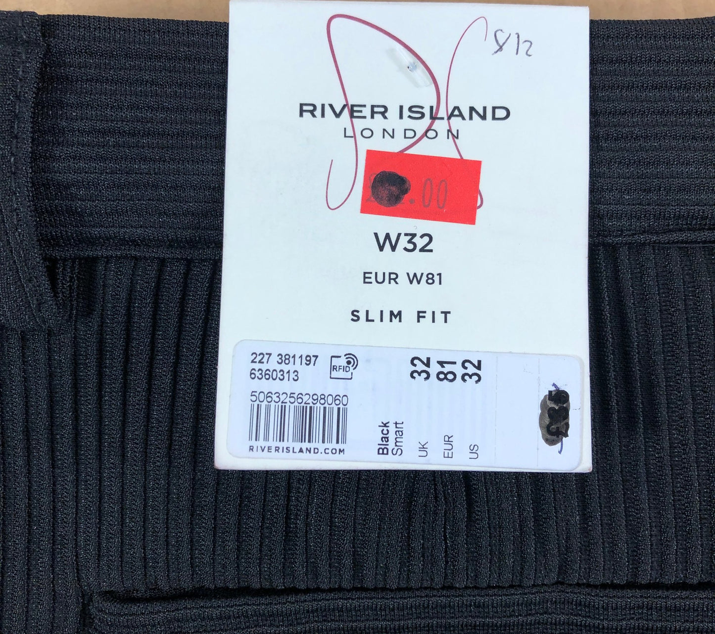 River Island Slim Fit Black Shorts UK32 Men's Smart Casual Ribbed Design