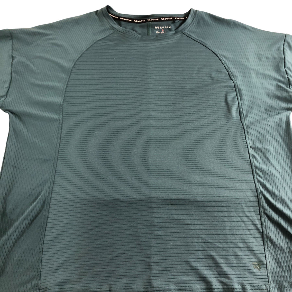 Men's T-Shirt Size Medium Green Short Sleeve Activewear Lightweight Sports Top