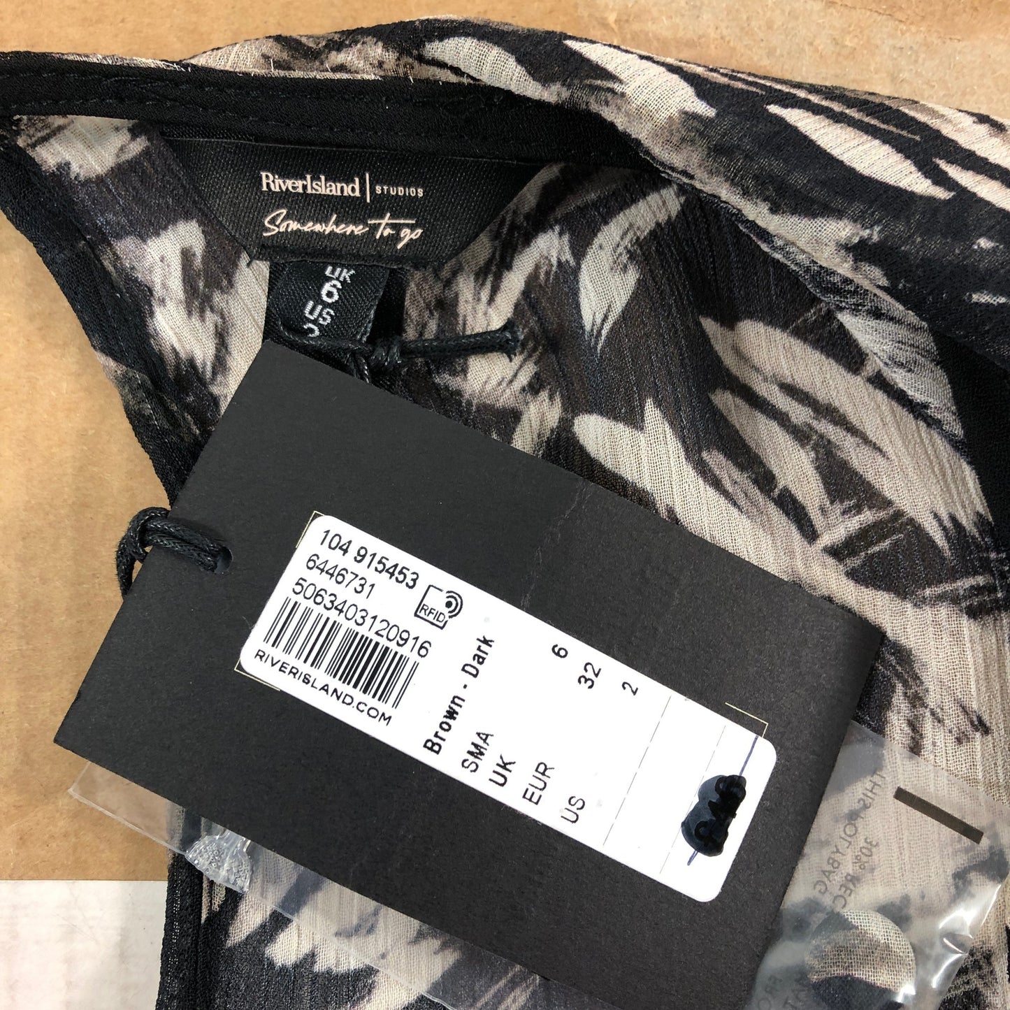 River Island Somewhere To Go Mini Dress UK6 Women's Floral Pattern V Neck