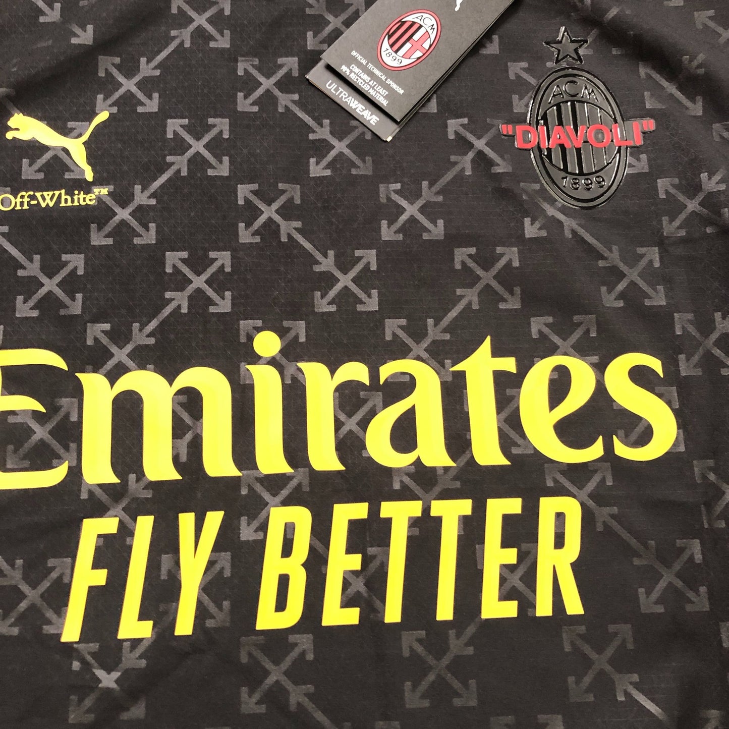 AC Milan 2025 Off White Jersey Men's L Black Green Emirates Fly Better