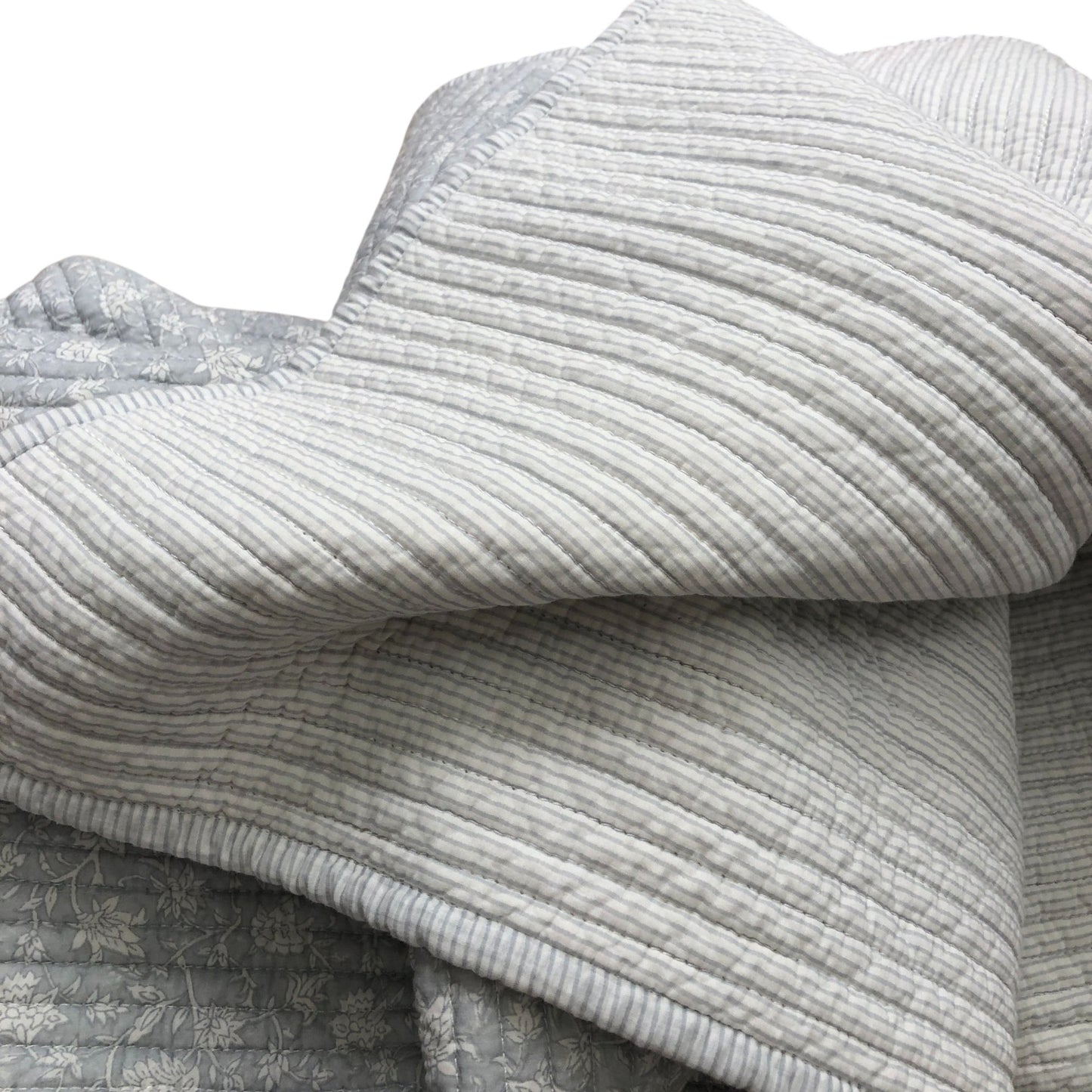 Quilted Cotton Throw Blanket 215x250cm Grey Floral Design