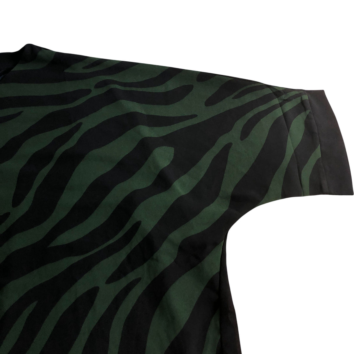 SALOOS Size 20 Women's Khaki Tiger Print T-Shirt Black