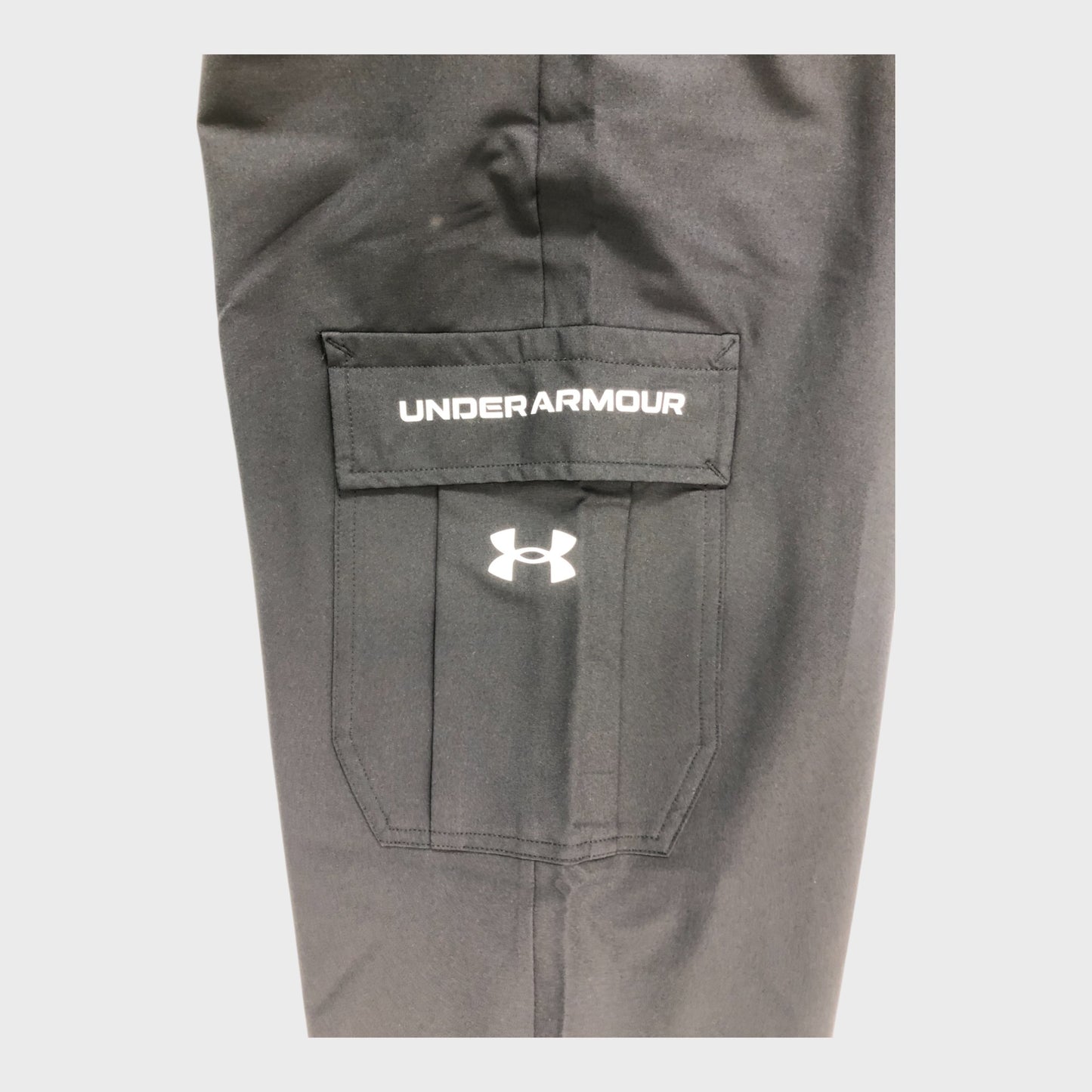 Under Armour Black Woven Cargo Pants - Size 14