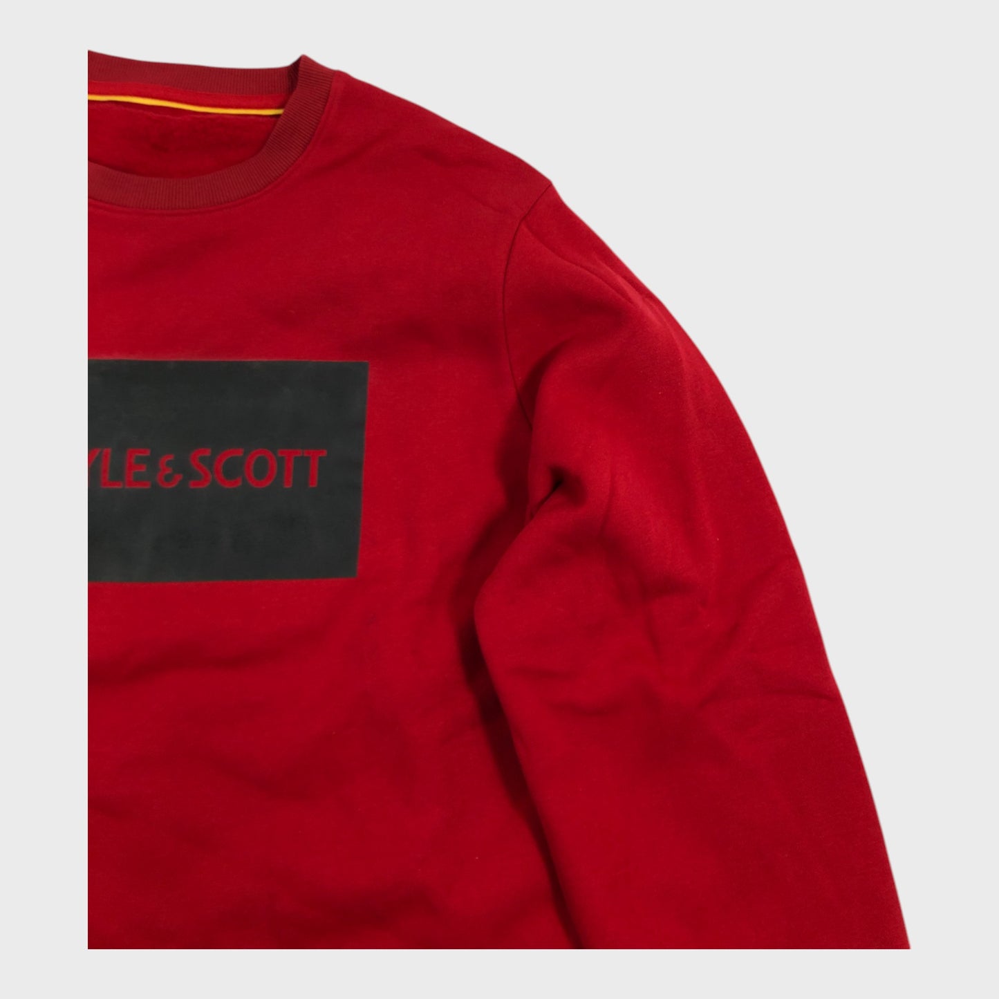 Lyle & Scott Red Logo Crew Neck sweatshirt - Size Medium