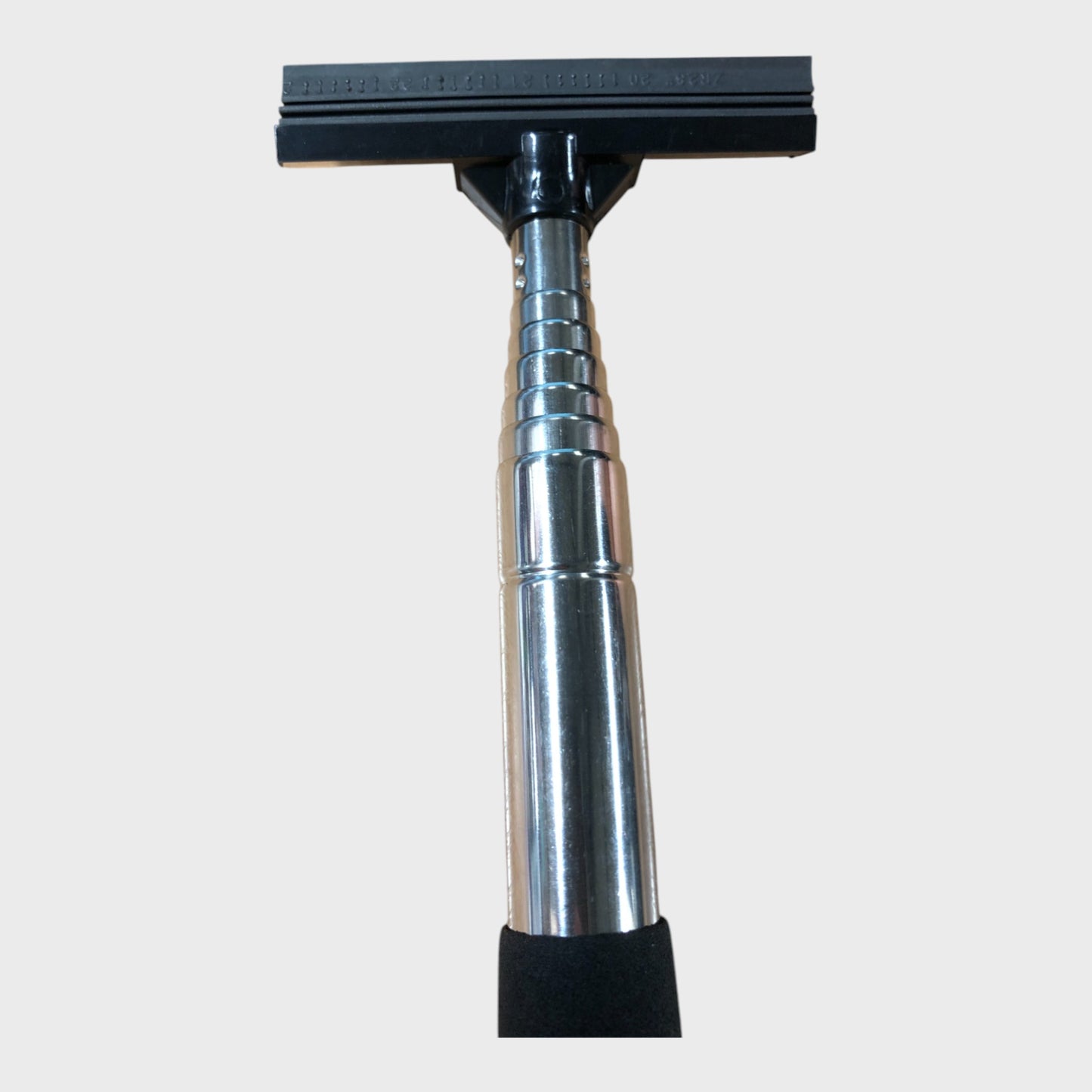 Retractable portable car mirror wiper