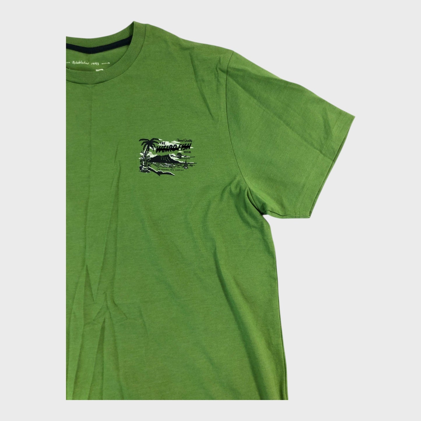 Branded Green Mountain Print T-Shirt - Size Medium