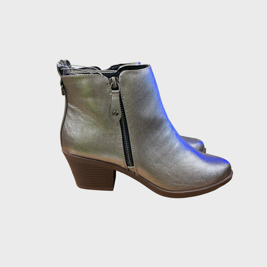 Sliver Ankle boots