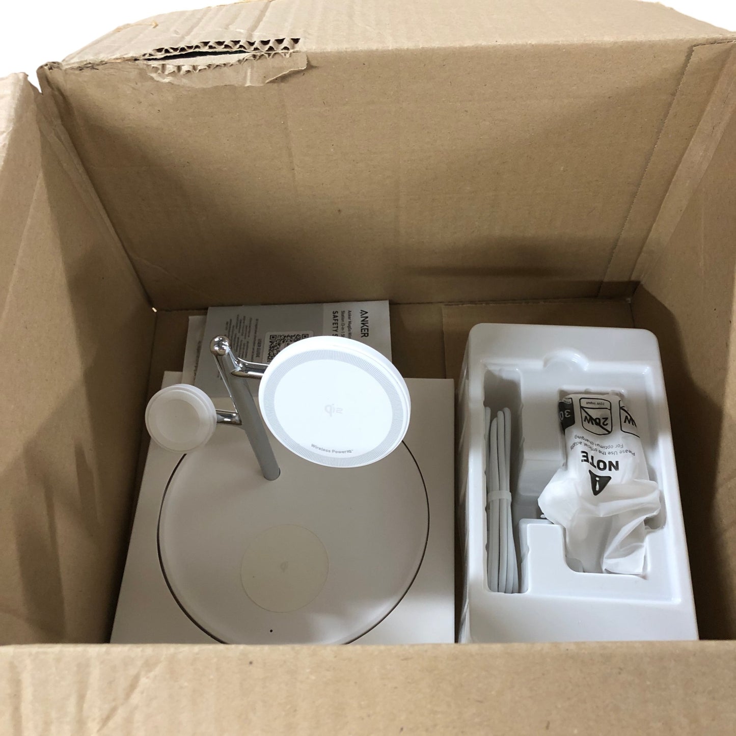 ANKER MagGo Wireless Charging Station 3-in-1 Stand Fast Charge Adapter