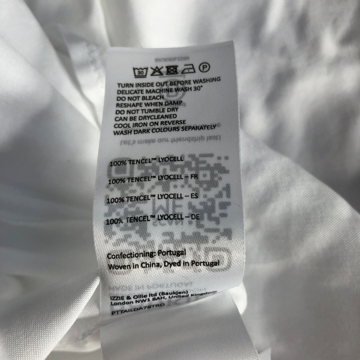 Baukjen Classic White Shirt Women's Long Sleeve Button Front Design