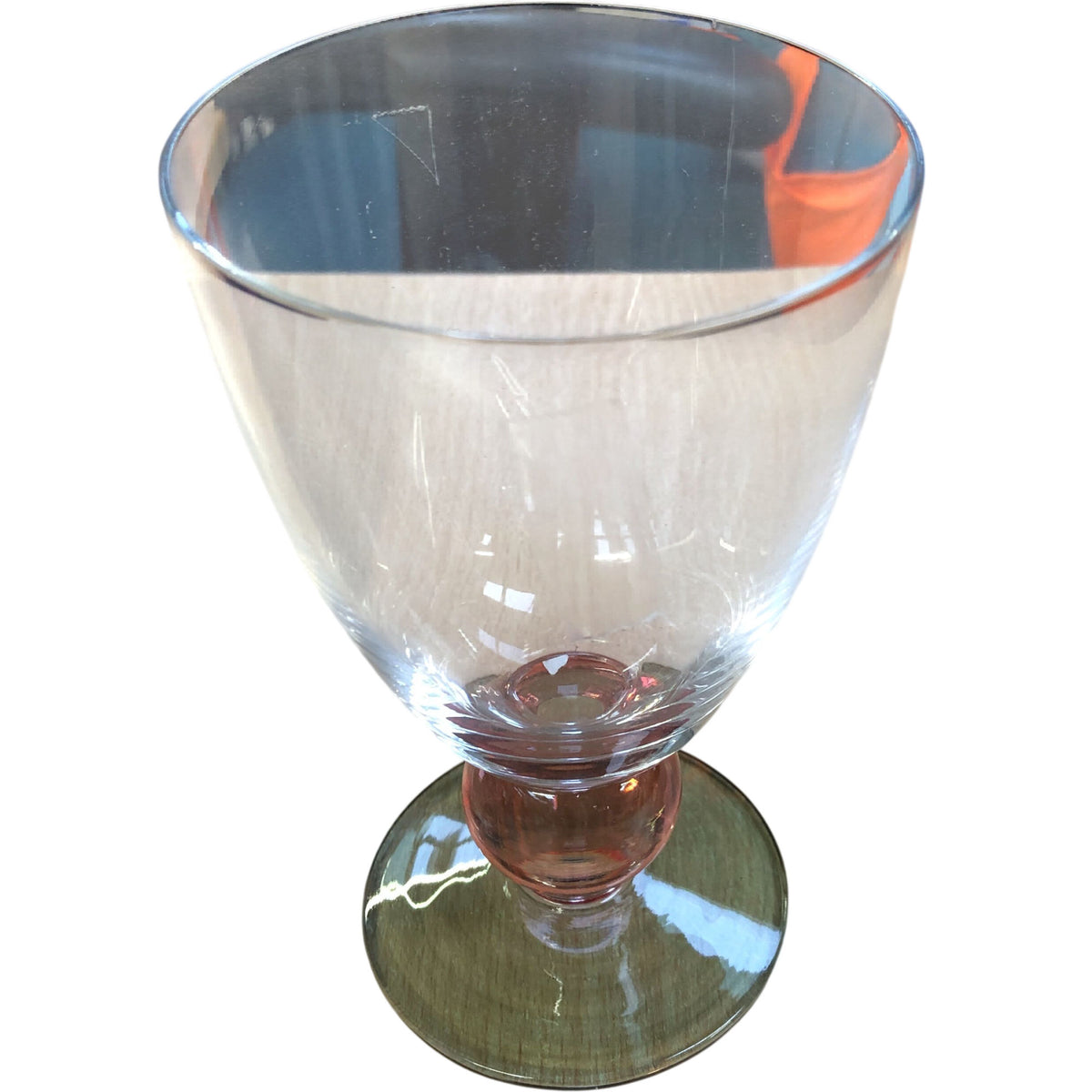 Elegant Clear Wine Glass Stylish Design With Pink Details