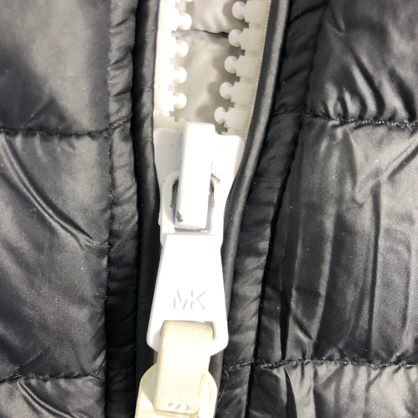 Michael Kors S Black MK Travel Engineered Women's Vest Padded Jacket